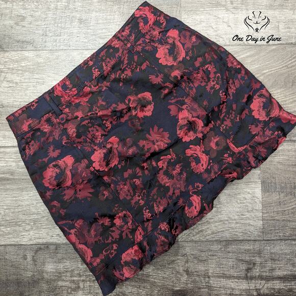 Express Floral Ruffle Edge Mini Skirt Size 8 - Picture 5 of 5